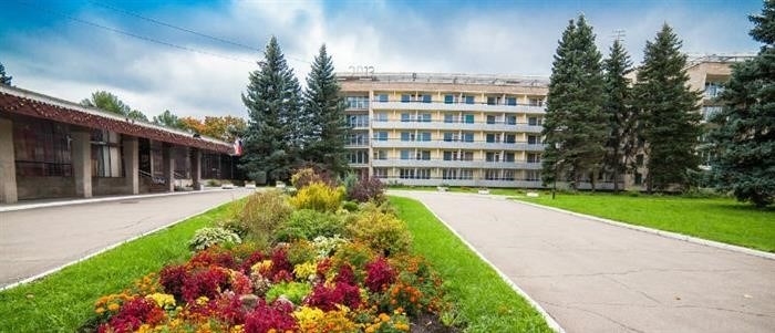 Дом отдыха ЦВДО Подмосковье, расположенный в Подмосковье, предлагает уникальные возможности для отдыха и развлечений.