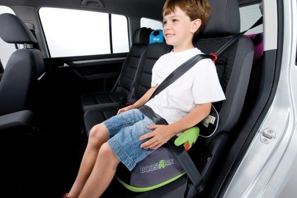 Возраст, с которого можно использовать бустер для детей в автомобиле, и новые правила ПДД 2019