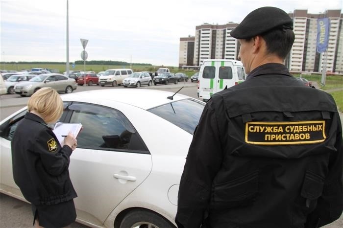 Судебные приставы провели операцию по задержанию транспортного средства.