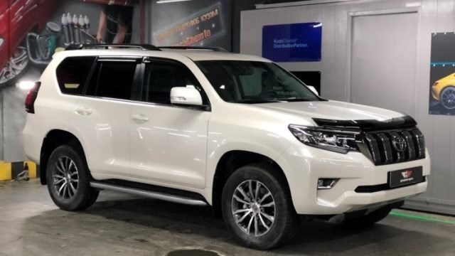 Окрашивание и поклейка автомобиля Toyota Land Cruiser Prado