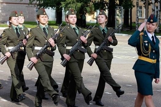Преимущества и недостатки военного образования в женских военных училищах