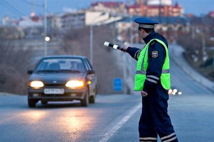 Штраф за вождение без соответствующего водительского удостоверения.