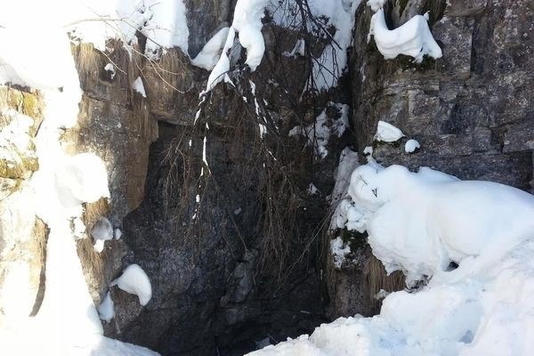 Кавказская пещера (пещера Смирнова) Автор: (http://ice-age-blogger.blogspot.ru/)