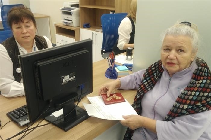 Светлана Дунцова приняла решение оказать поддержку своей соседке, которая потеряла возможность передвигаться самостоятельно и испытывает трудности с оплатой квартплаты.