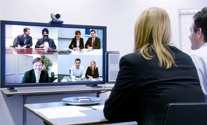 Использование видеоконференцсвязи в рабочем пространстве.